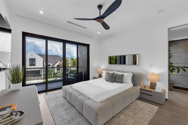 727 NE 17th Way, Fort Lauderdale, FL 33304