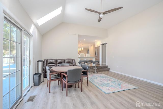 6 Ruedeman Drive, Plainsboro, NJ 08536