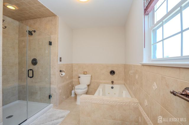 6 Ruedeman Drive, Plainsboro, NJ 08536