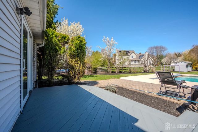 6 Ruedeman Drive, Plainsboro, NJ 08536