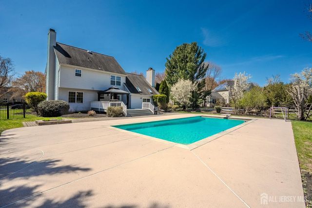 6 Ruedeman Drive, Plainsboro, NJ 08536