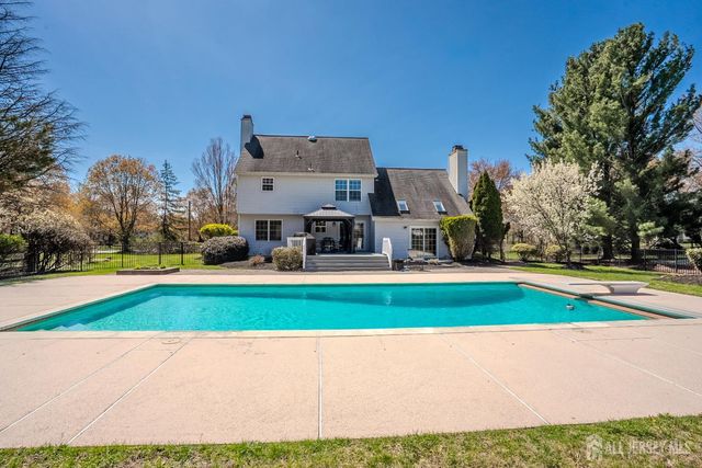 6 Ruedeman Drive, Plainsboro, NJ 08536