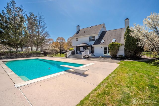 6 Ruedeman Drive, Plainsboro, NJ 08536