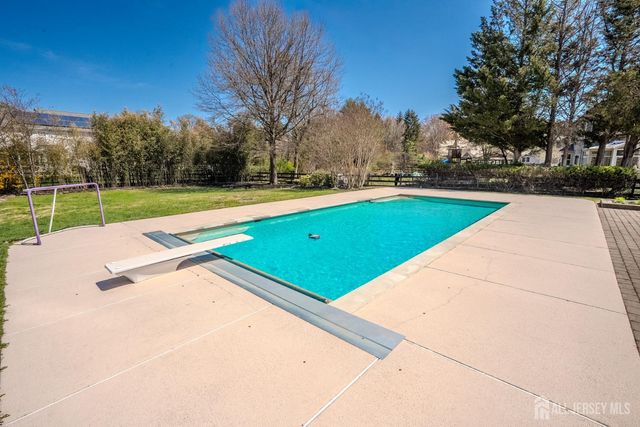 6 Ruedeman Drive, Plainsboro, NJ 08536