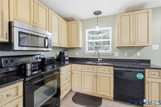 1304 Piney Ridge Ct, Henrico, VA 23223