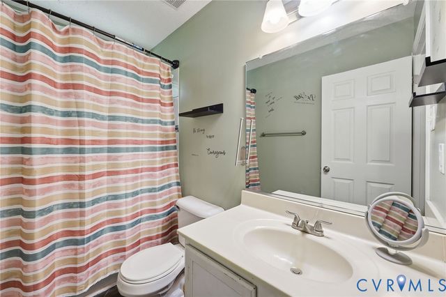 1304 Piney Ridge Ct, Henrico, VA 23223