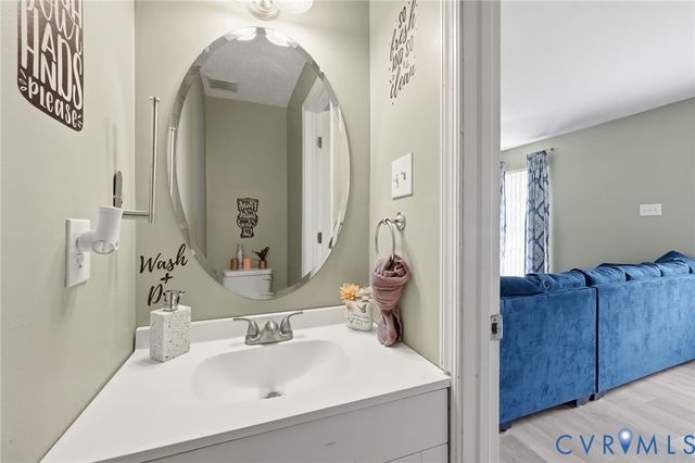1304 Piney Ridge Ct, Henrico, VA 23223
