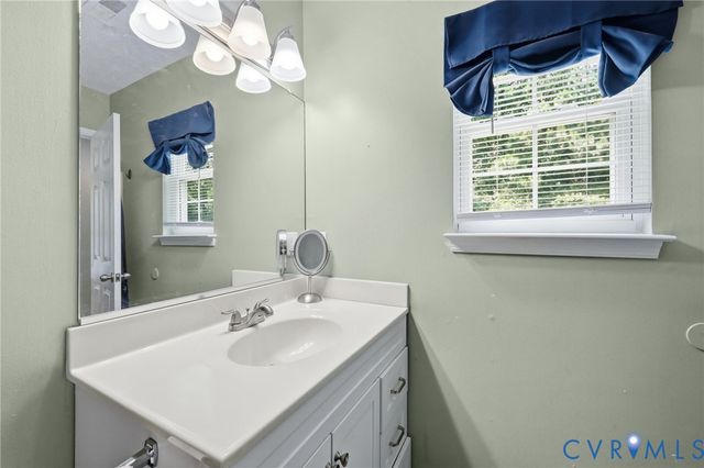 1304 Piney Ridge Ct, Henrico, VA 23223