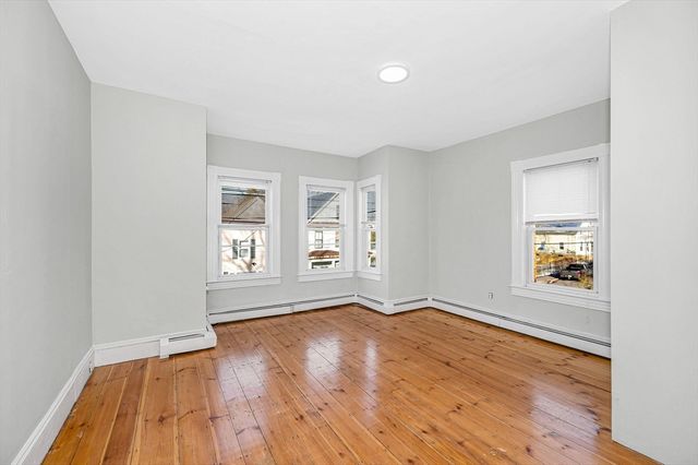 339 Lincoln St 2, Lowell, MA 01852