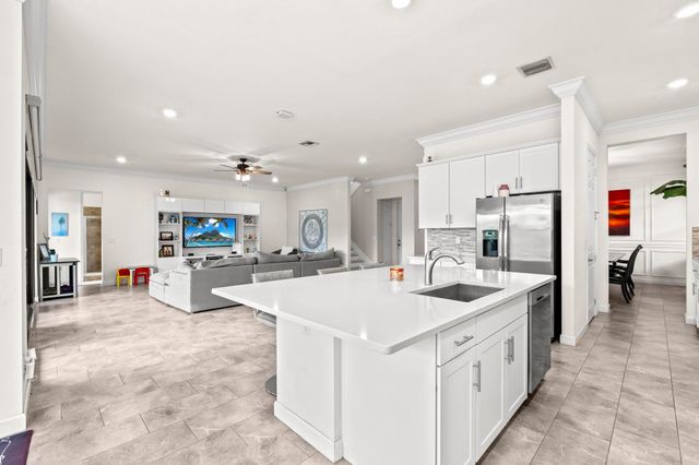 1025 Sterling Pine Place Place, Loxahatchee, FL 33470