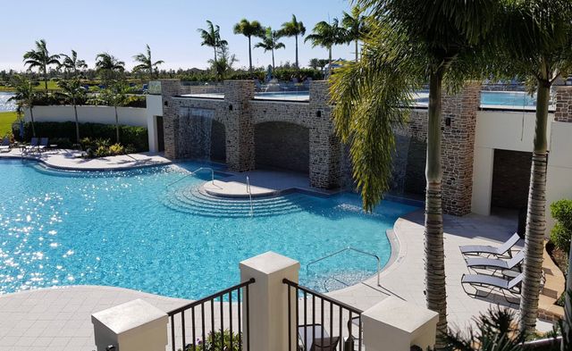 1025 Sterling Pine Place Place, Loxahatchee, FL 33470