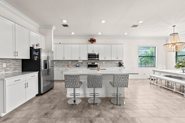 1025 Sterling Pine Place Place, Loxahatchee, FL 33470