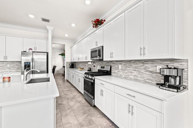 1025 Sterling Pine Place Place, Loxahatchee, FL 33470