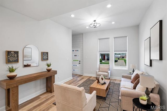 2758 Rutger Street, St Louis, MO 63104
