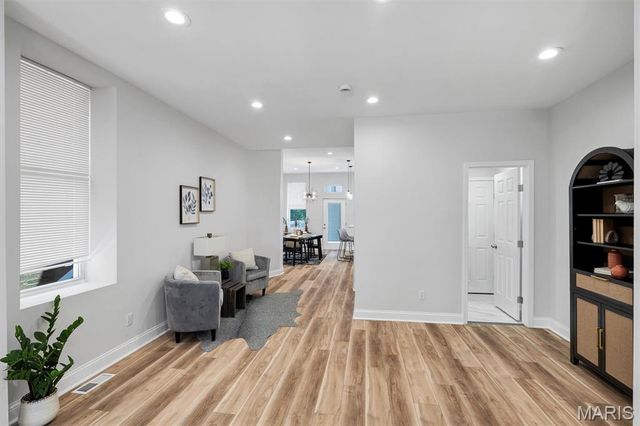 2758 Rutger Street, St Louis, MO 63104
