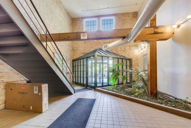 5235 N Ravenswood Avenue 3, Chicago, IL 60640