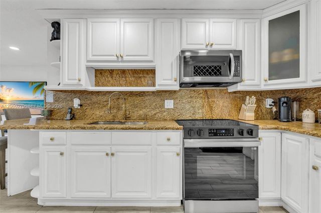 7420 Hope Street, Hollywood, FL 33024