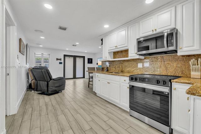 7420 Hope Street, Hollywood, FL 33024