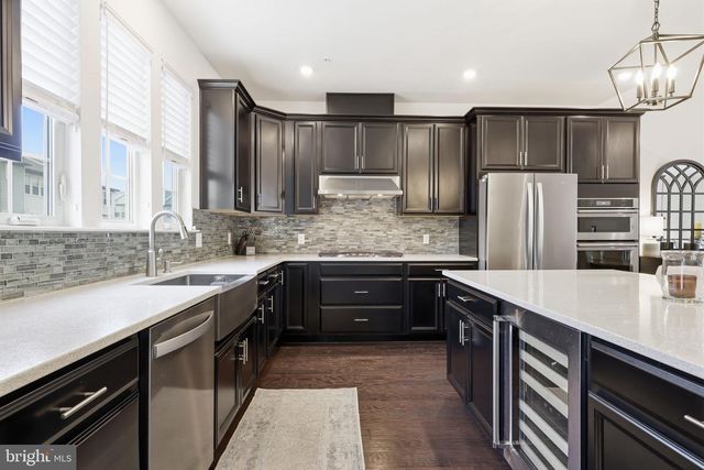 423 TALL OAKS DR, Warminster, PA 18974