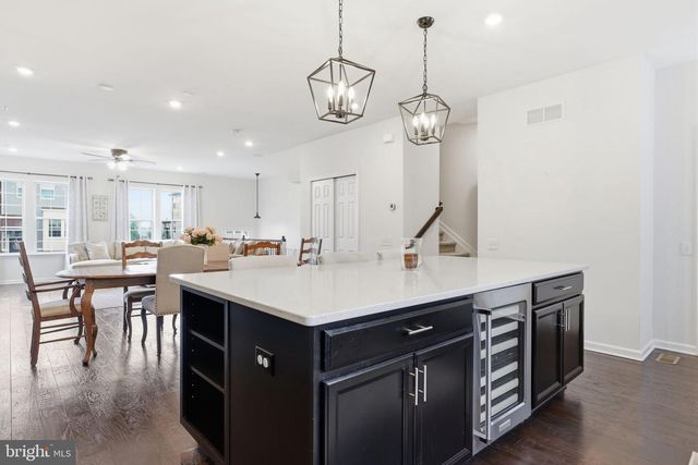 423 TALL OAKS DR, Warminster, PA 18974