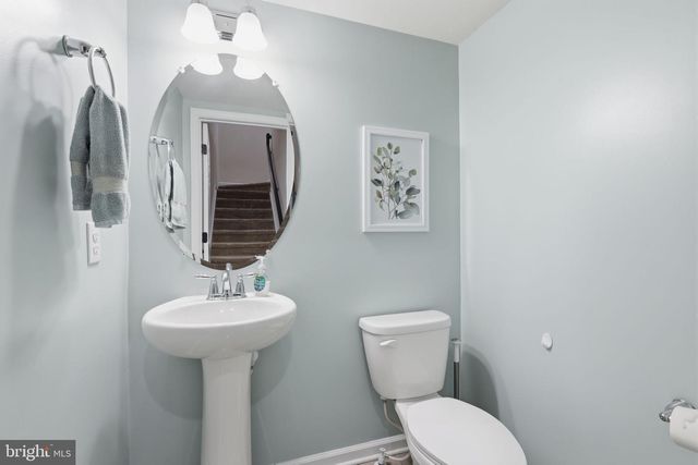 423 TALL OAKS DR, Warminster, PA 18974