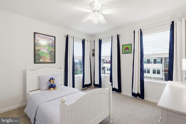 423 TALL OAKS DR, Warminster, PA 18974