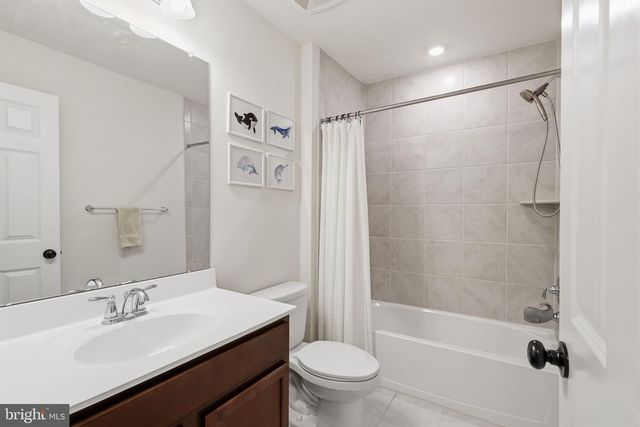 423 TALL OAKS DR, Warminster, PA 18974