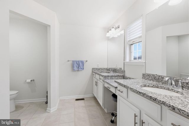 423 TALL OAKS DR, Warminster, PA 18974