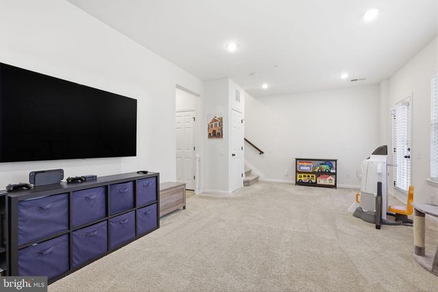 423 TALL OAKS DR, Warminster, PA 18974