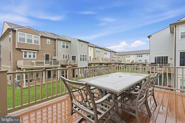 423 TALL OAKS DR, Warminster, PA 18974