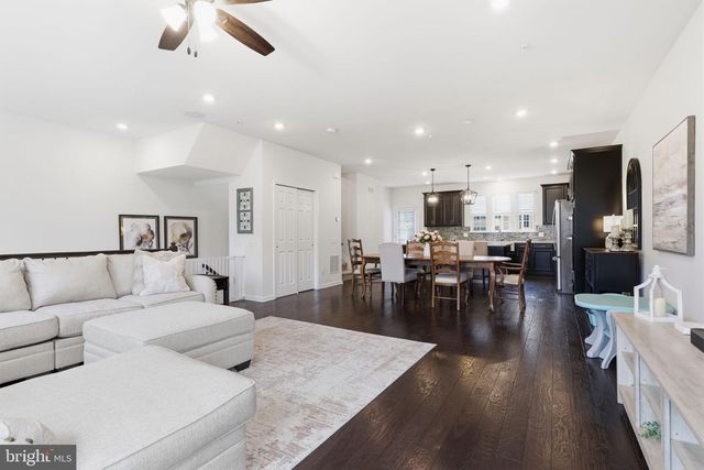 423 TALL OAKS DR, Warminster, PA 18974