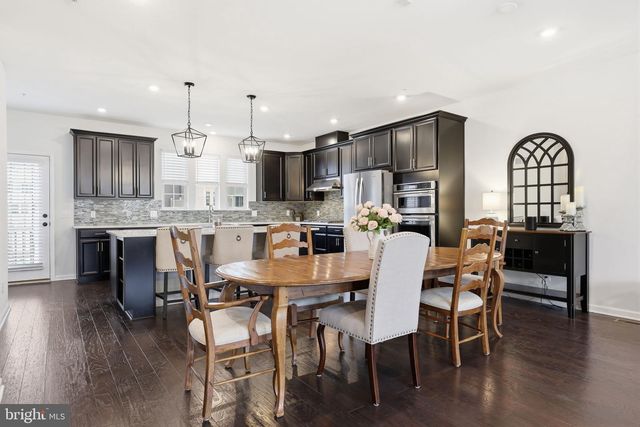 423 TALL OAKS DR, Warminster, PA 18974