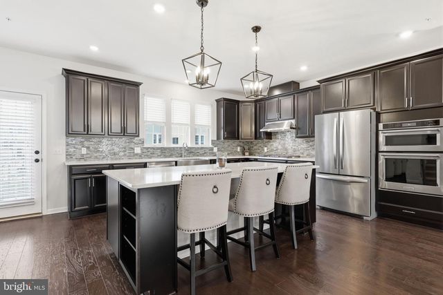 423 TALL OAKS DR, Warminster, PA 18974