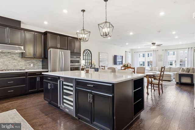 423 TALL OAKS DR, Warminster, PA 18974