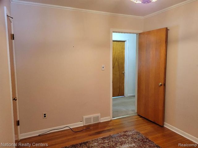 8789 Donna Street, Westland, MI 48185