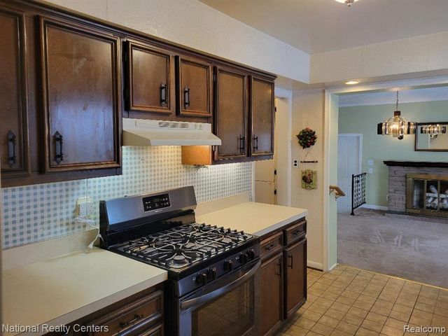 8789 Donna Street, Westland, MI 48185