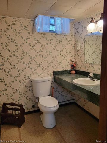 8789 Donna Street, Westland, MI 48185