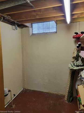 8789 Donna Street, Westland, MI 48185