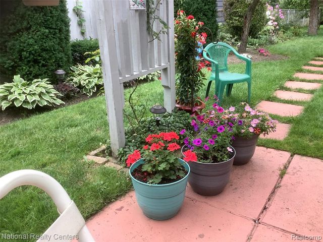 8789 Donna Street, Westland, MI 48185