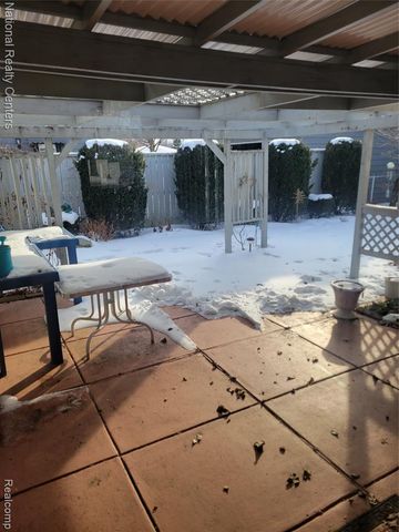 8789 Donna Street, Westland, MI 48185