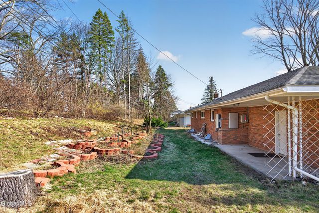 161 Shaker Park Drive, Albany, NY 12211