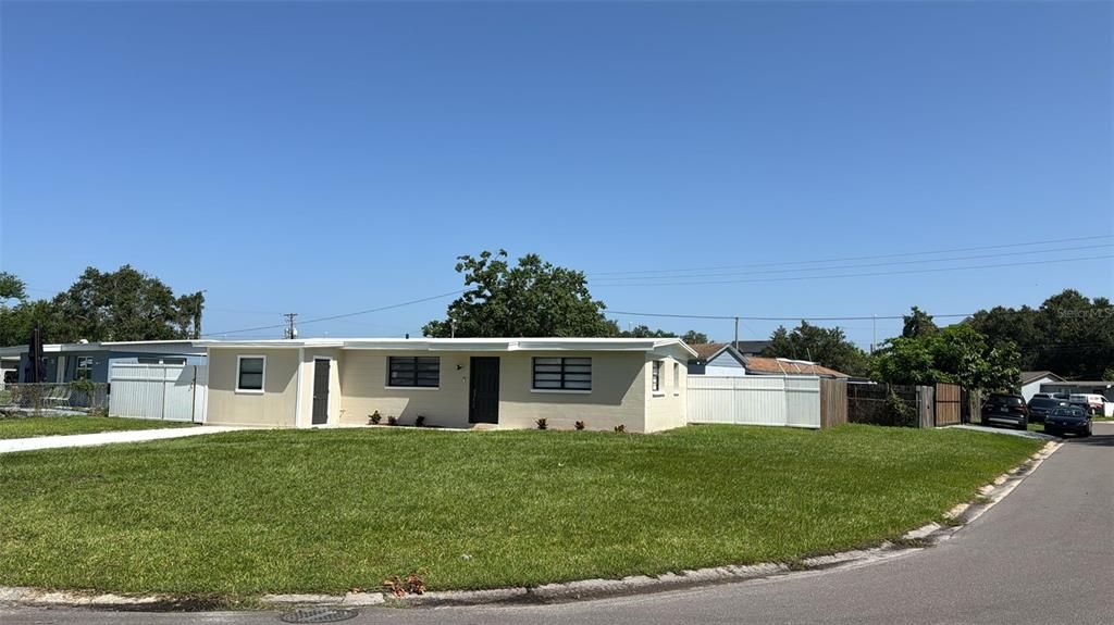 2921 SAMPLE LOOP, Tampa, FL 33619