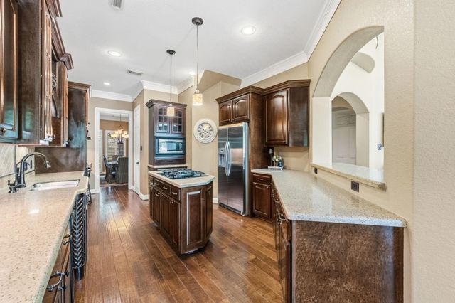 6110 Country Falls Lane, Kingwood, TX 77345