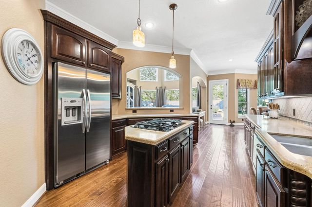 6110 Country Falls Lane, Kingwood, TX 77345