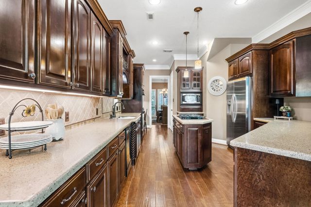 6110 Country Falls Lane, Kingwood, TX 77345