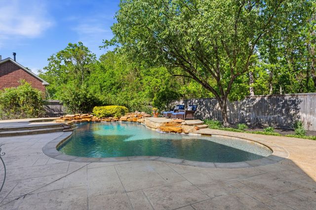 6110 Country Falls Lane, Kingwood, TX 77345