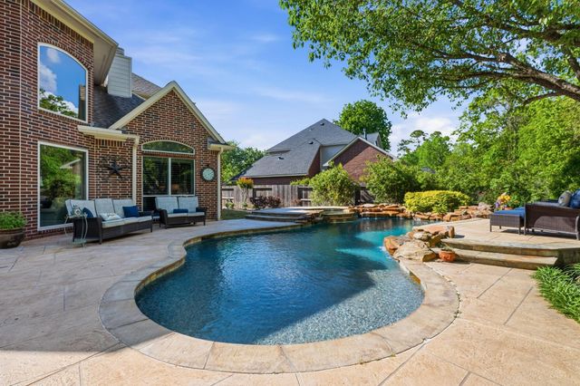 6110 Country Falls Lane, Kingwood, TX 77345