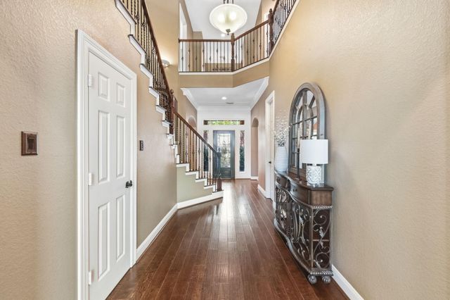 6110 Country Falls Lane, Kingwood, TX 77345