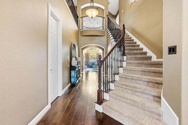 6110 Country Falls Lane, Kingwood, TX 77345