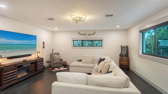 650 OAKS CREEK COURT, Osprey, FL 34229